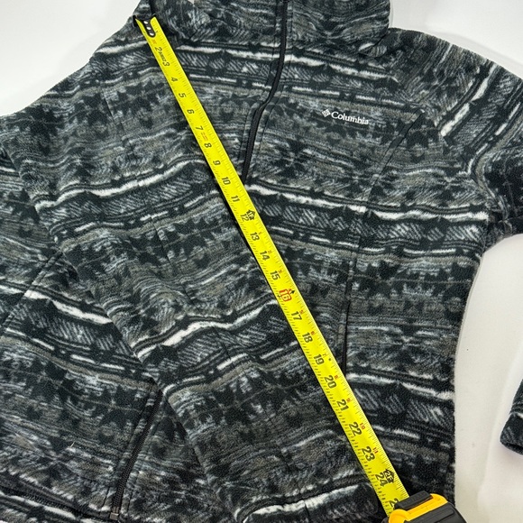 Columbia Women's Black and Gray Patterned Fleece Jacket Size XL - Picture 6 of 6